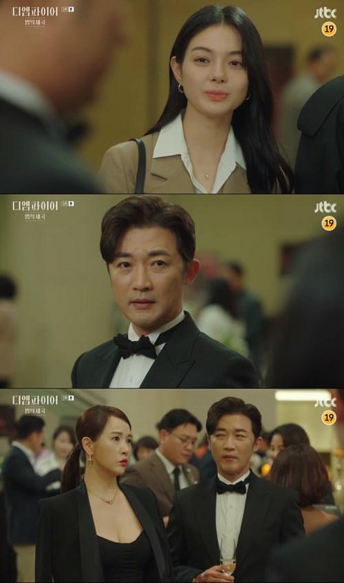 Kim Sun-a and Joo Se-bin, the Empire of the Empire of Law Law, showed a nervous battle over Ahn Jae-wook.In JTBCs The Empire of Law, which was broadcast on the afternoon of Days, the appearance of the couple Kim Sun-a and Ahn Jae-wook attending the party was broadcast.Han Hye-ryul, a special director of the Seoul Central District Prosecutors Office, and Na Geun-woo, a law school professor, appeared in a neat yet elegant dress and tuxedo.At that moment, they moved there to the call of the two sons Han Gang-baek (Kwon Ji-woo), who said to Han Hye-ryul and Na Geun-woo, Thank you for checking the place of the concert.At that moment, only Hong Nan-hee (Ju Se-bin) looked at the two differently, and he looked at Na Geun-woo and said, Professor The Lesson is not listening because of the contents.I am applying because I am a professor. Then Han Hye-ryul said, I understand, it is similar to peoples eyes.