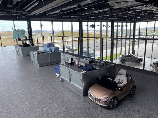 충청남도 태안 'HMG 익스피리언스 드라이빙 센터' 2층 굿즈 공간. 장우진 기자