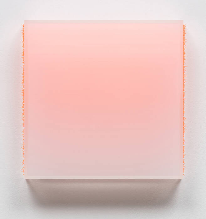 사진 : 최정아갤러리, 10월 기획전시 'Matters & its Conclusion', 김이수 작가, Inframince-Landscape, 2022, Mixed media, 25×25×4.8cm ⓒChoijungah Gallery