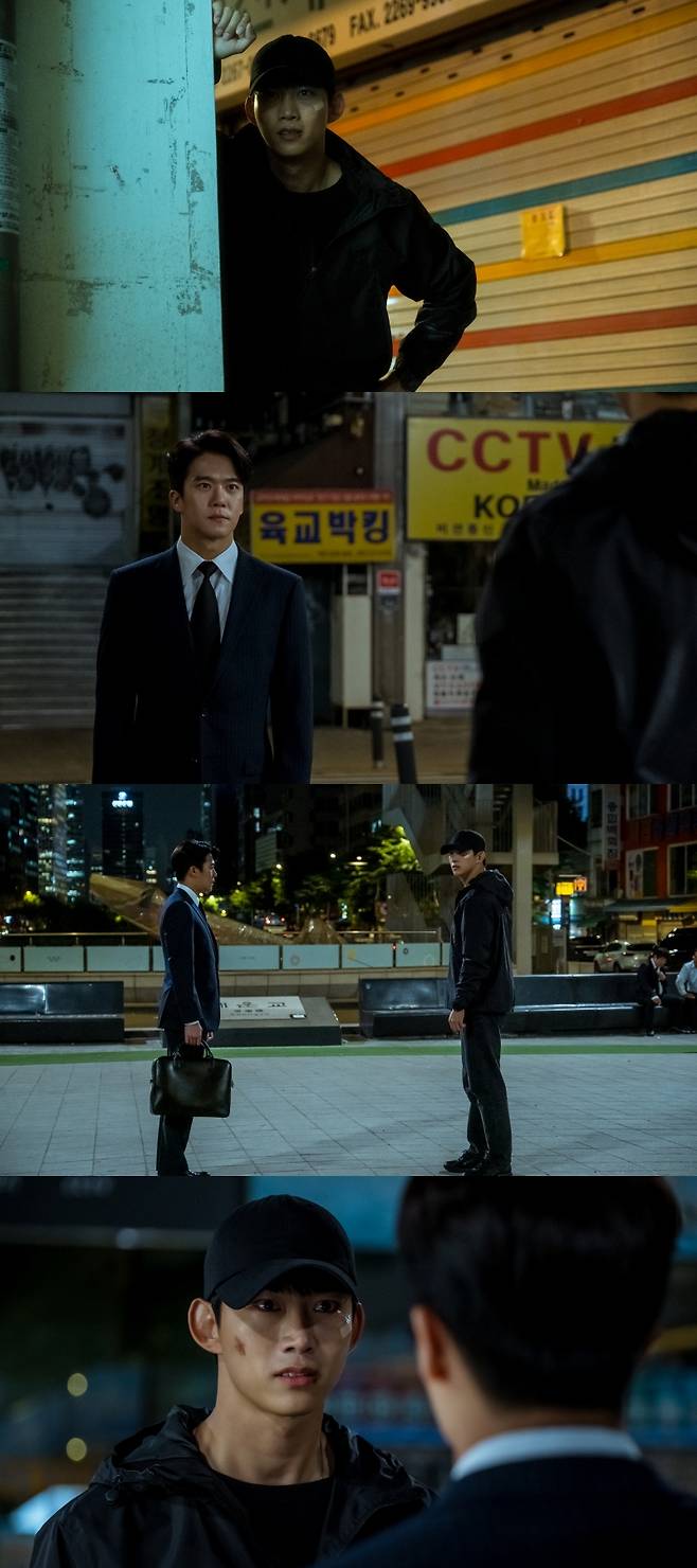 ‘블라인드’ 옥택연, 하석진이 불편한 조우를 했다.사진=tvN 제공