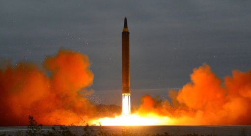 지난 8월 북한 모처에서 중장거리 전략탄도미사일이 발사되고 있다. (사진=연합뉴스)
