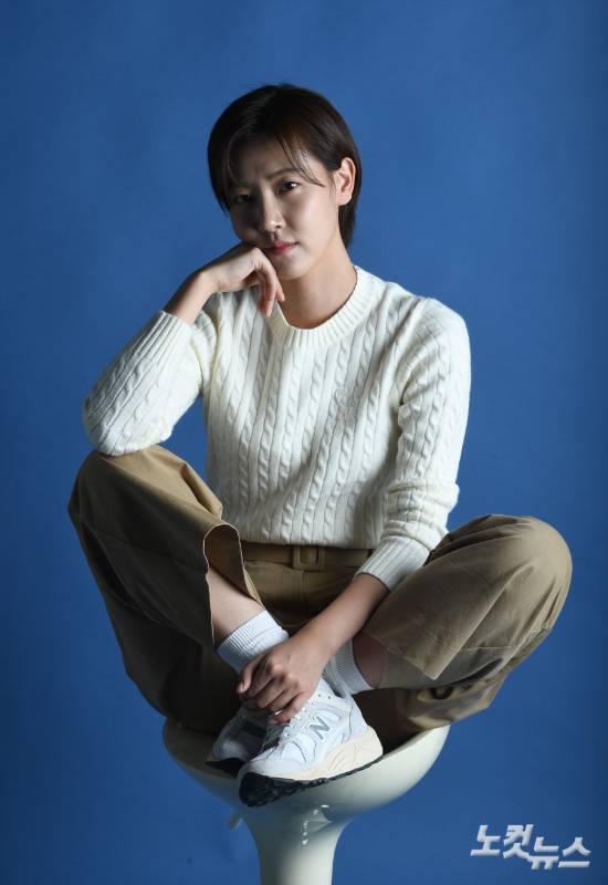 최근 종영한 KBS 2TV 주말드라마 '현재는 아름다워'에서 현미래 역할로 열연을 펼친 배우 배다빈이 27일 오후 서울 양천구 CBS노컷뉴스 사옥에서 인터뷰 전 포즈를 취하고 있다. 황진환 기자