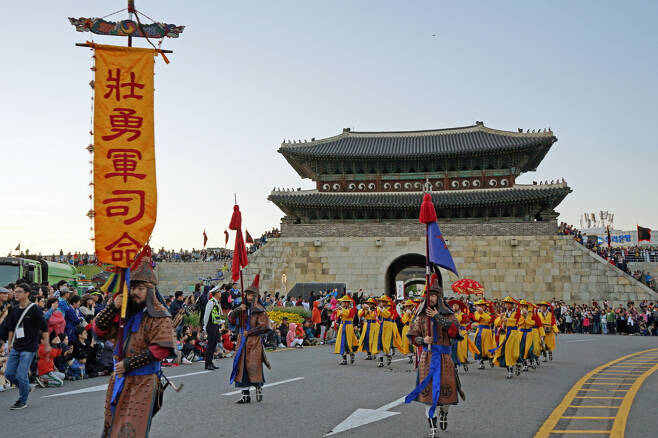 A scene from a previous reenactment of King Jeongjo’s Royal Parade (Suwon Cultural Foundation)