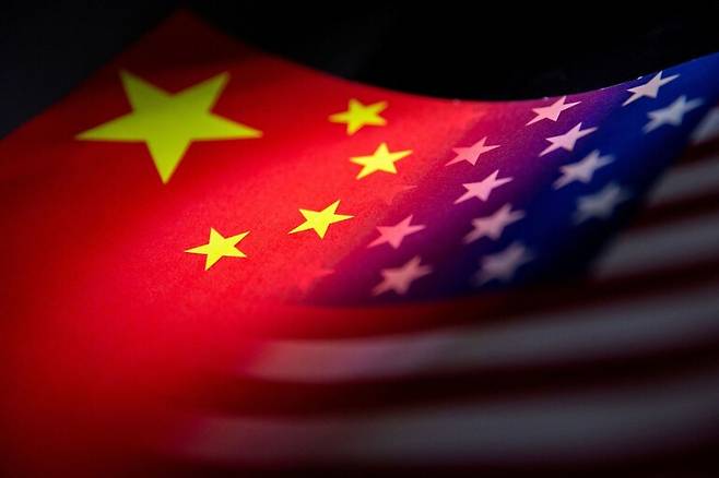 중국 국기와 미국 국기를 합친 모습. 로이터 연합뉴스
