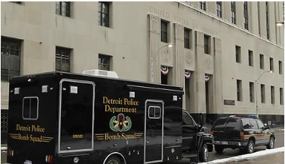 미국에서 경찰이 조현병 환자에게 수십발을 쏴 숨지게 하는 사건이 발생해 과잉진압이라는 비판을 받고 있다. 사진은 미국 디트로이트 연방법원 앞 경찰 특공대 차량으로 기사와 관계 없음. 사진=연합뉴스