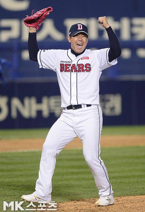 ‘두산 왕조’ 클로저 이현승의 은퇴식은 언제 열릴까. 이미 시즌 일정을 모두 소화한 2022년은 어렵지만 새 시즌이 시작될 2023시즌에는 기대해봐도 좋을 듯하다. 사진=천정환 기자