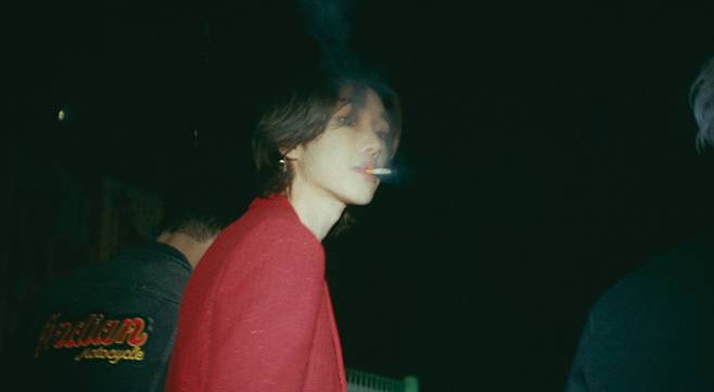 로렌(LØREN) ‘All My Friends are Turning Blue’ 뮤직비디오.