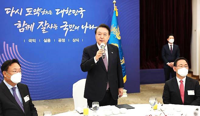 윤석열 대통령이 19일 국민의힘 원외당협위원장 초청 오찬 석상에서 발언하고 있다. 사진제공=대통령실