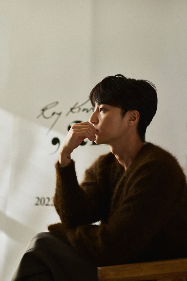 As for his current state of mind, Roy Kim said, There have been many things in the past four years with Blady. There have been moments when hard times and exhausting moments.  ⁇  I spent a lot of time imagining how I would come back and trying to imagine it.Im sorry to make you wait. I will work harder and make music as many times as you have been waiting for me. I told my heart that I think it would be the right answer to keep trying.I then had a lot of time to think during  ⁇ Blady, during which I became more aware of how much this meant to me about Singers job.Before, if I just liked Music, it was time to feel that Music was indispensable to my life.I have been working with Feeling to make music harder, but I have been waiting for someone to wait for my music.Photos by Wakeman
