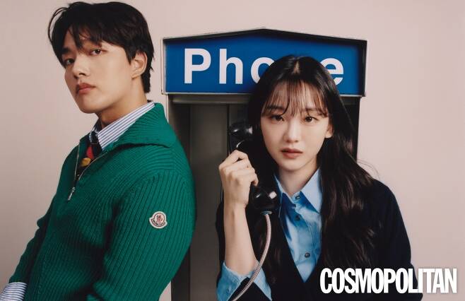 The movie Ditto, which will add a sense of youthfulness to the November theater, unveiled the Cosmopolitan November picture, which shows Yeo Jin-goo and Jo Yi-hyuns fresh chemistry.The movie Ditto, which informs the welcome return of youth romance, has unveiled Yeo Jin-goo and Jo Yi-hyuns Cosmopolitan November picture cut.The movie Ditto is a youthful romance that depicts the story of  ⁇   ⁇   ⁇  in 1999 and  ⁇   ⁇   ⁇   ⁇  in 2022 as they accidentally communicate through an old radio.The picture, which was released this time, contains Yeo Jin-goo and Jo Yi-hyuns plump chemistry, which is divided into Ditto, which is a dream of love,First of all, the visuals of Yeo Jin-goo and Jo Yi-hyun with the public phone in between and the visuals of the picture cuts using the walkie-talkie suggest the communication beyond the age they will show and raise the curiosity about the movie to the utmost.Yeo Jin-goo and Jo Yi-hyun, who have perfected the styling that goes beyond the retro atmosphere, casual and modern with their own personality, emit the charm of fresh youth and fantastic chemistry.Yeo Jin-goo and Jo Yi-hyuns lovely appearance in the picture makes the eyes of the viewers happy and raises the desire to see Ditto to the highest level.In a subsequent interview, the two reveal their unusual affection for Ditto and attract attention.Yeo Jin-goo expressed his expectation for his filmography to fill with Ditto, saying that he wanted to do it because he could leave a picture of a 20-year-old student.Jo Yi-hyun read the scenario and said that he would do it right away without worrying about the unique warm and moody atmosphere.  ⁇   ⁇ , revealing the occasion of his appearance and foresaw the birth of a new life romance movie.On the other hand, Yeo Jin-goo and Jo Yi-hyuns colorful visuals and interviews with movie behind-the-scenes can be found on the Cosmopolitan November issue and on the website.iMBC  ⁇  Photo courtesy of Cosmopolitan