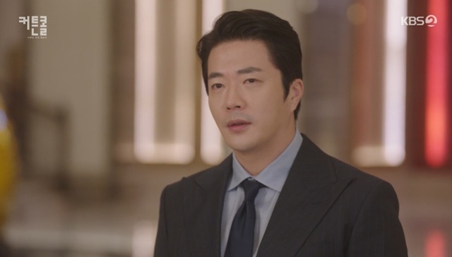 Kwon Sang-woo made his first appearance with 2 billion Gifts to Ha Ji-won.On November 1, KBS 2TV new Mon-Tue drama  ⁇  Curtain call  ⁇  2 times (playwright Cho Sung-gul / director Yoon Sang-ho) Kwon Sang-woo came to Park Se-yeon (Ha Ji-won).Park Se-yeon visited ParadiseHotel Suites to thank the guests for paying 20 million won a day for three months in advance.However, Park Se-yeon, who realized that the identity of the guest was Bae Dong-jae, immediately smiled and turned cold.Park Se - yeon refused to say that he was going to sit down, and Bae Dong - jae said, You can pay a three - month advance payment for a 20 - million - won suite, you can celebrate this much. Park Se - yeon said, I was almost married.During the breakup, he replied, Who will spend 2 billion won to celebrate the opening?I do not think its worth 2 billion won because I can face Park Se-yeon, who has not been able to make a call or a meeting, no matter how many times I use it. When Park Se-yeon asked me what I was doing, I did.Park Se - yeon said, Then rest well. When I tried to take a seat, Bae Dong - jae would come to me on my feet. On your feet. I made a reservation to shorten your line. Park Se - yeon said, Im you?Anyway, I read that something is planned and running, and Bae Dong - jae revealed the remaining feelings that Park Se - yeon s brilliance was always good.However, Park Se - yeon did not pay any attention to the double - entendre, saying, I will look forward to it. The more difficult the quest is, the more interesting I am. Park Se - yeon,