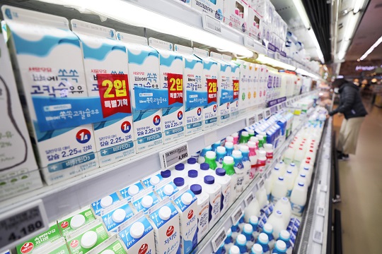 4일 서울 서초구 농협유통 하나로마트 양재점에서 우유가 판매되고 있다. 사진=뉴시스