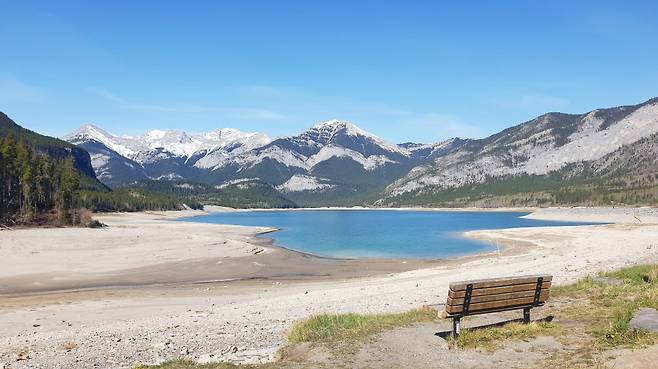 베리에 레이크 주차장에 내리면 바로 탁 트인 호수의 전경이 펼쳐진다