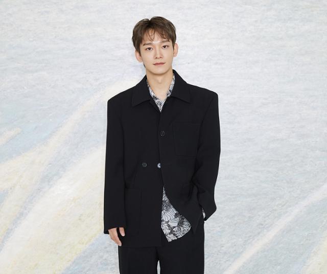 Group EXO Chen has revealed his determination for the new The Departure.It is hard to deny that he is the new Departure, but he has another important turning point in his career ten years after his debut.Chen released his new mini-album Last Scene on the 14th and made his first solo comeback in three years.Having announced his marriage with the sudden news of GFriends pregnancy in early 2020, he joined the army in October of the same year and served as a full-time reserve. This album attracted attention as his first solo album released earlier this year.The reason why Chens Solo comeback attracted much attention was because of Fan heart, which suddenly became cold in the process of delivering GFriends pregnancy, marriage, and news.About three years have passed since then, but fans reactions are still cold.At that time, Chens sudden marriage and pregnancy announcement were made around the year-end concert and members birthday anniversary, complaining that there was no courtesy to the team and the fans, and the issue caused the EXO teams activities to be banned, It is because it is firmly embedded.On top of that, Chen, who was active as an idol, made a marriage announcement following her premarital pregnancy, which also led to criticism that it had a bad influence on the groups image.The news of Chens second birth, which was reported in the public opinion of the deteriorating fandom, was also pouring oil.In particular, fans were even more disappointed by the news that he had become a father of two children after giving birth to a second child even before he finished his military service.This fandom response was even more evident at the SMTOWN LIVE 2022: SMCU EXPRESS concert held before his solo comeback.When Chen appeared on stage at the time, many fans turned off the lights of the cheering rods at once and expressed their intention to boycott, which was interpreted as a direct expression of their dissatisfaction with Chens continued activities as an EXO member.Chen said, I think I have changed a lot in all the experiences I have experienced and felt over the past three years.When I think about what I was like last time, there are some regrets and some parts that were too good, but based on my experiences over the past three years, I decided to start something new. He emphasized his changed mindset in many changes.However, the reaction of the fandom is still cold to Chens frank confession. It seems that Chen has come to find a new breakthrough for a new beginning.Of course, this is not limited to the extreme method of withdrawal that some fandoms claim. However, it seems that it is time to seek more communication with the public with Chens own musicality rather than relying on the teams presence and fandom.In the end, the key to Chens long-running music industry is to securing popularity. It is worth watching whether Chen, who dreams of a new start, can stand on the true new The Departure line.