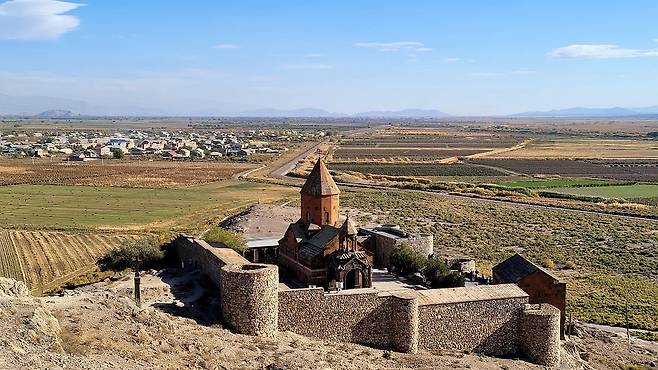 코르비랍 수도원은 아르메니아가 세계 최초의 기독교 국가로 탄생한 곳이다