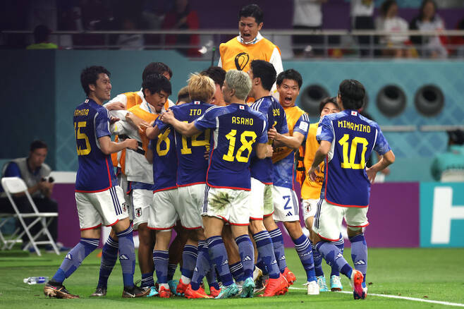 득점 후 기뻐하는 일본 선수들. Getty Images 코리아