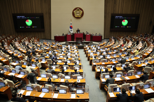 24일 오후 국회 본회의에서 대법관(오석준) 임명동의안이 통과되고 있다. (사진=연합뉴스)