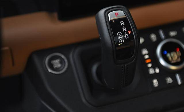 랜드로버 디펜더 P400 X