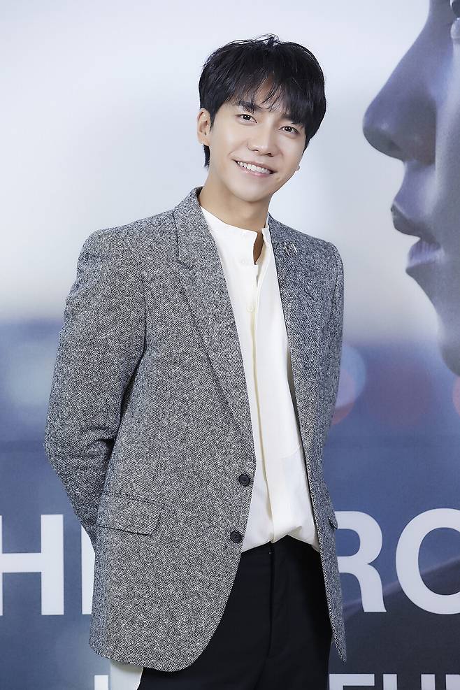 Singer and actor Lee Seung-gi spoke for the first time about his agency HOOK ENTERTAINMENT (hereafter Hook) MiSettlement through his legal representative.He suggested that he had not received a soundtrack-related settlement for 18 years, and that he had been threatened by Hook Kwon Jin-young in the process of demanding the details of the soundtrack settlement.Lee Seung-gi, a legal representative of the law firm Pacific, said, Lee Seung-gi has sent proof of contents related to the settlement of soundtrack fees to the hook. Lee Seung-gi has released the details of the revenue from the distribution of all the albums he participated in, And demanded that the unpaid soundtrack fee be settled based on this. Lee Seung-gi has released his first album Moths Dream in 2004 and since his debut, he has been working as a singer for 18 years and has released a total of 27 albums and 137 songs. Recently, I was shocked to know that I did not receive a settlement.According to the released soundtrack settlement statement, Lee Seung-gis soundtrack revenue from October 2009 to September 2022 amounted to 9.6 billion won.The soundtrack Revenue for five years after its debut from June 2004 to August 2009 is missing.From 2004 to 2009, Lee Seung-gi has released numerous hit songs such as My Girl, Delete, Hard to Say, Lets Get Married, and has become a singer and has become a Prince of Entertainment It is time.Even if the minimum Revenue is estimated at that time, it is expected that the amount of settlement of the hook to the distributor will easily exceed 10 billion won.However, Lee Seung-gi has not been able to share a soundtrack-related Revenue for a long time of 18 years.The terms of Lee Seung-gi and Hooks contract began at 4-6 in 2004, were adjusted to 6-4 in 2009, when Lee Seung-gi rose to stardom, and were rescheduled to 7-3 in 2017.According to these contract terms, Lee Seung-gi should have received 60% of the sales of KRW 6.5 billion from 2009 to 2016, 70% of KRW 2.9 billion from 2017 to 2022, and a total of KRW 5.8 billion, but did not receive it.Lee Seung-gi said he was not aware of this fact and confirmed the problem for the first time with a letter sent by his agency staff.The agency staff mistakenly sent Lee Seung-gi a letter containing the contents of Lee Seung-gis hit song Shameless Man to Lee Seung-gi, confirming to him that Lee Seung-gi was actually experiencing a Revenue.Lee Seung-gi said, I have been a member of the hook for 18 years since my debut, and I have been fully committed to the hook for entertainment and settlement.I did not even know that the soundtrack fee Revenue was happening because I did not even mention anything about the soundtrack fee on the hook side, and recently I was aware of the soundtrack fee Revenue when I saw the wrong letter sent by the hook staff. Lee Seung-gi has asked for settlement details several times, but Hook has avoided providing the details with various false excuses such as You are a negative singer. Lee Seung-gi asked his agency to disclose details of Settlement, but he was told that the data had been lost by hand during the period of high revenue from 2004 to 2009.He also claimed that he was gaslighted as a negative singer for Hook Kwon Jin-young.Lee Seung-gi said, Lee Seung-gi has heard insulting and threatening words that are difficult to put in his mouth from his agency representatives. Therefore, he has been leaving the problem of soundtrack settlement for a long time, I decided that I could not continue the trust relationship with Hook and Kwon Jin-young, who had been relying on me like a family member. I decided to send proof of contents through my legal representative. Lee Seung-gi, Hook, and Kwon Jin-youngs conflict are likely to spread to court battles.In addition to the soundtrack-related settlement, Lee Seung-gi said he is also conducting a thorough review of the legal relationship between Kwon Jin-young and Kwon Jin-young.In addition, not only the soundtrack, but also the sales of entertainment activities as a whole, Settlement details are required to be disclosed, so the dispute between the two is likely to grow.Lee Seung-gi said, I am looking forward to receiving a sincere reply from HOOK ENTERTAINMENT. I would like to thank Lee Seung-gi for his support and interest in this matter.Lee Seung-gi continues his main job silently with the movie Large Family (directed by Yang Woo-suk) and SBS entertainment program All The Butlers Season 2 despite conflicts with his agency.In Large Family, he plays the role of a master and plays a leading role in shaving, and All The Butlers starts season 2 with his first filming in December.Lee Seung-gi is the back door of the film, keeping the bright atmosphere even in the noisy noise surrounding him.Lee Seung-gi said, Lee Seung-gi will do his best to ensure that his future work activities will not be hindered, and more details on this matter will be communicated separately after a clear factual review.Hook is reticent.Kwon Jin-young, chairman of Kwon Jin-young, said, As the controversy grows, such as the soundtrack settlement, I would like to ask for your understanding of the fact that it is a stage for confirming the factual relationship and that it may be treated legally in the future. If the part to be responsible is clearly identified, I will take all responsibility without backing down or avoiding it. 