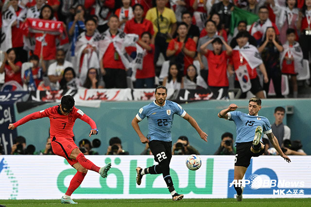 대한민국과 우루과이가 치열한 공방 끝에 2022 카타르 월드컵 조별리그 1경기를 0-0 무승부로 마쳤다. 사진=DOHA, QATAR ⓒAFPBBNews = News1