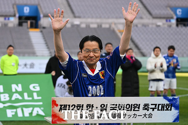 에토 세이시로 일본 축구외교추진의원연맹 회장이 인사를 하고 있다.