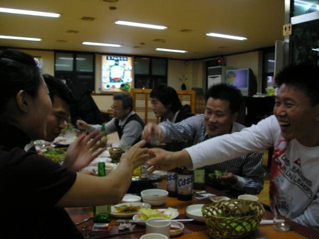 회식 풍경. 한국일보 자료사진