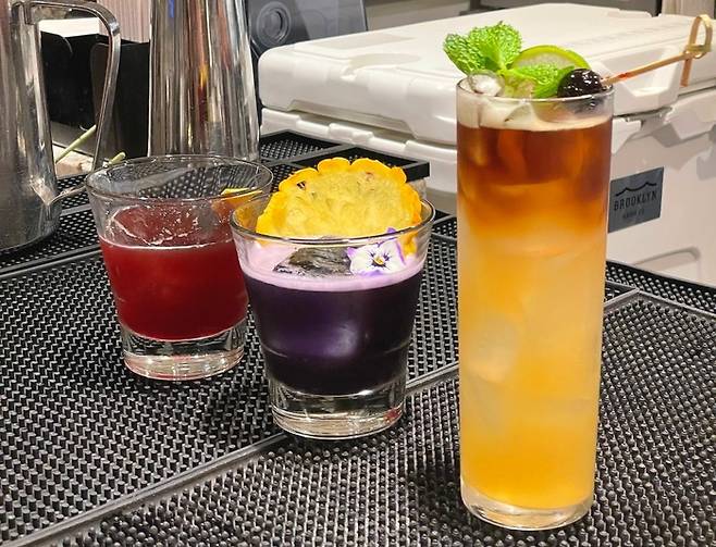 하와이 감성이 물씬한 칵테일. /사진= 강예신 여행+ 기자