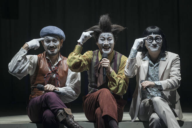 ‘희극의 대가’ 몰리에르 원작인 국립극단의 연극 <스카팽>은 곳곳에 ‘웃음 유발 장치’를 장착한 코미디다. 국립극단 제공