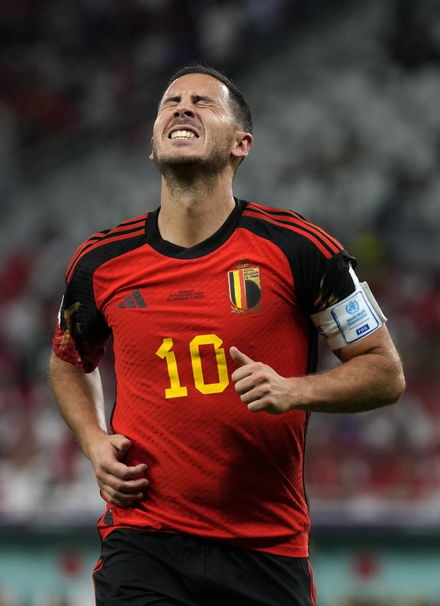 지난 27일 벨기에 공격수 에덴 아자르가 모로코와의 2022 카타르월드컵 조별리그 F조 2차전에서 슛이 빗나가자 아쉬움을 표하고 있다. AFP 연합뉴스