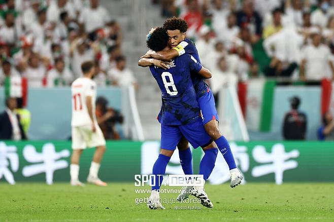 ▲ 미국이 30일 'FIFA 카타르 월드컵' 조별리그 최종전에서 이란을 제압하고 16강에 올랐다