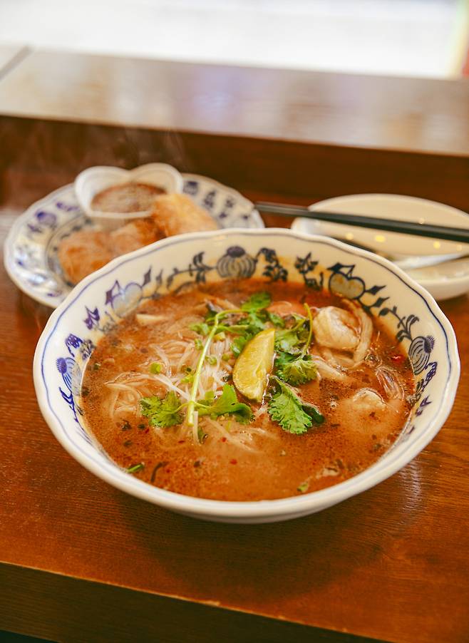 매콤새콤한 맛이 인상적인 똠양쌀국수