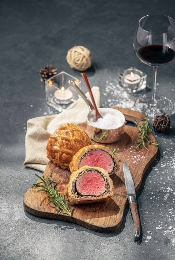 파크 하얏트 서울의 비프 웰링턴. 투고 메뉴로도 판매해 집에서도 즐길 수 있다. 사진 파크 하얏트 서울