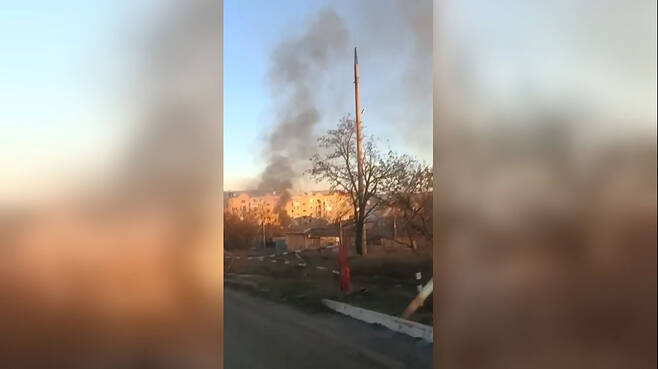 7일(현지시간) 우크라이나 도네츠크주 쿠라코베 지역에 러시아 폭탄이 떨어져 최소 10명이 숨지고 부상자도 다수 발생했다. / 사진=텔레그램