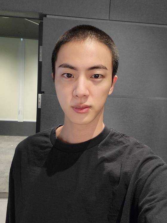 진, 위버스 갈무리