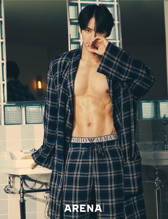 출처: 아레나 옴므 플러스