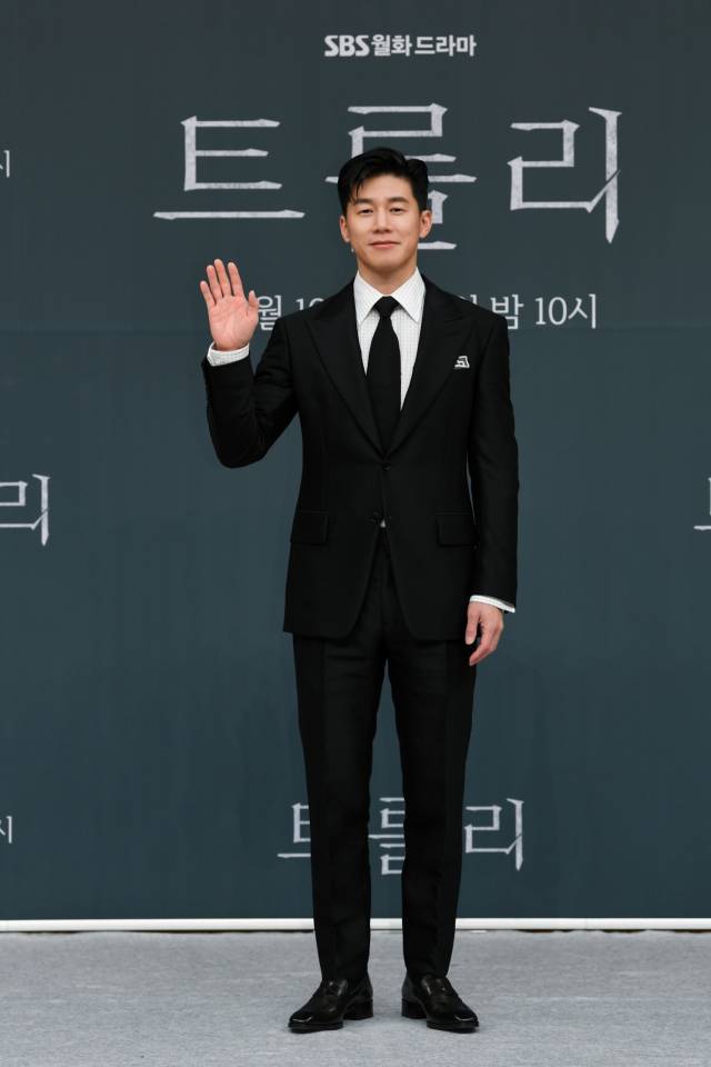김무열