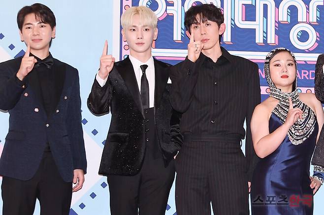 '2022 MBC 방송연예대상' 포토월 행사에 참석한 이주승, 키, 코드쿤스트, 박나래. ⓒ이혜영 기자 lhy@hankooki.com