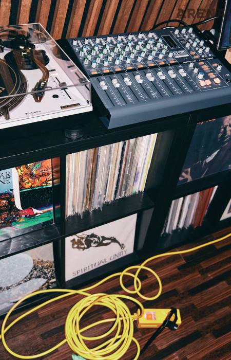 앨범 작업할 때 사용한 오디오 믹서 ‘Solid State Logic X-desk.’