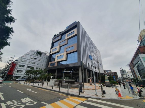 서울시 성동구 성수동 지식산업센터 전경. fnDB