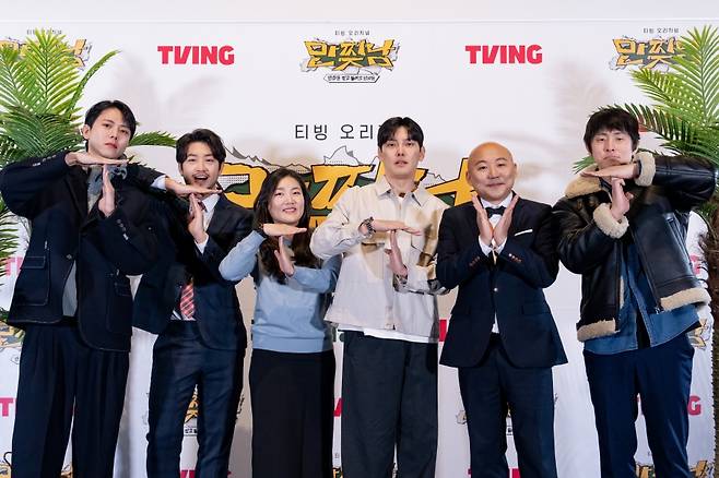 ▲ 티빙 오리지널 '만찢남' 주우재, 이말년, 이보라 작가, 황재석 PD, 주호민, 기안84. 제공| 티빙