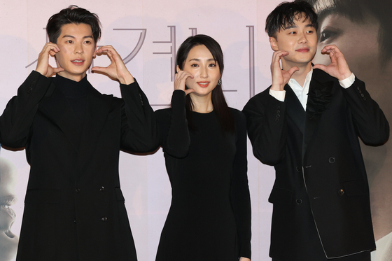 From left, Greg Han, Alice Ko and Patrick Shih pose for a photo during a press conference held at Yongsan CGV in central Seoul on Jan. 26. [YONHAP]