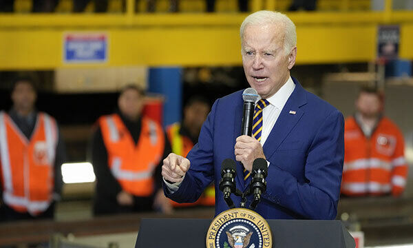 조 바이든 미국 대통령이 지난달 31일(현지시간) 뉴욕 허드슨 터널 프로젝트 현장에서 연설하고 있다. 뉴욕=AP뉴시스