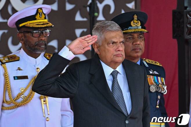 4일 콜롬보에서 열린 스리랑카 독립 75주년 기념식에 라닐 위크레마싱헤 대통령이 참석했다. ⓒ AFP=뉴스1
