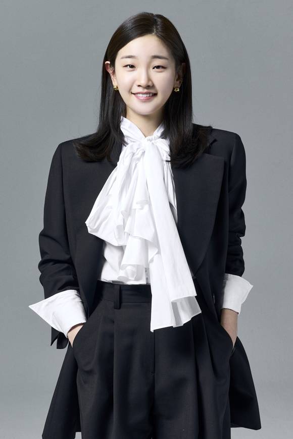 갑상선 유두암 진단을 받고 수술과 회복에 집중했던 박소담이 건강하게 돌아와 영화 '유령'으로 대중들과 만나고 있다. /CJ ENM 제공