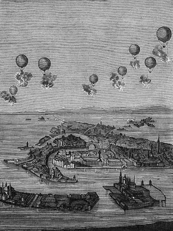 1849년 7월 오스트리아군이 베네치아 공방전 당시 사용한 풍선폭탄의 모습을 그린 삽화.[이미지출처= Science Photo Library]