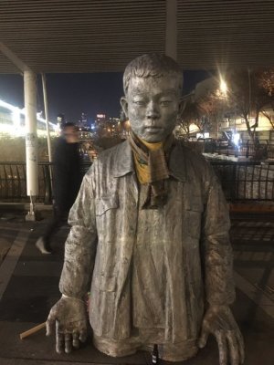 평화시장 앞 전태일 동상. 사진=김경수 기자