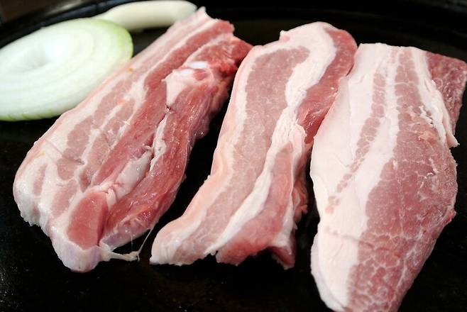한국농촌경제연구원의 소비자 조사 결과, 한국인이 가장 선호하는 돼지고기 부위는 삼겹살로 63%였다. 픽사베이