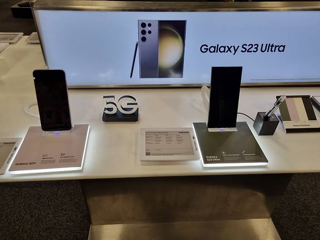 미국 전자제품 판매점 타겟에서 갤럭시S23 사전예약을 진행 중인 모습. /변지희 기자