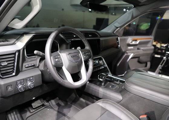 7일 서울 서초구 세빛섬에서 공개된 GMC 시에라의 내부 모습. 뉴스1