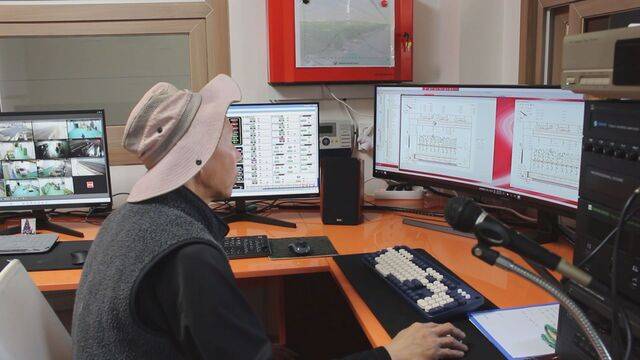 우듬지팜 유리온실에선 시시각각 변화하는 주변 기후에 대응해 최적의 재배 상태를 유지할 수 있도록 데이터를 관리한다.